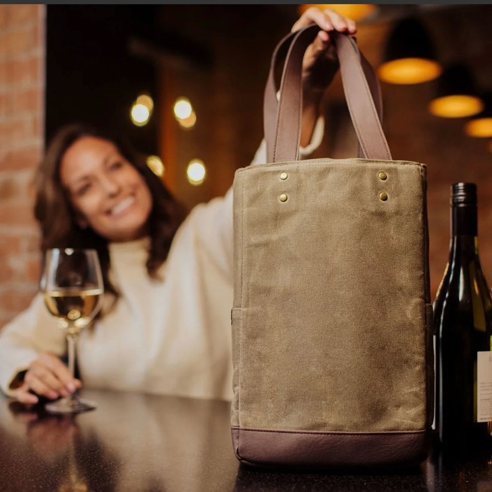 LEGACY - a Picnic Time Brand, 2 Bottle Insulated Wine Bag Cooler Good Condition